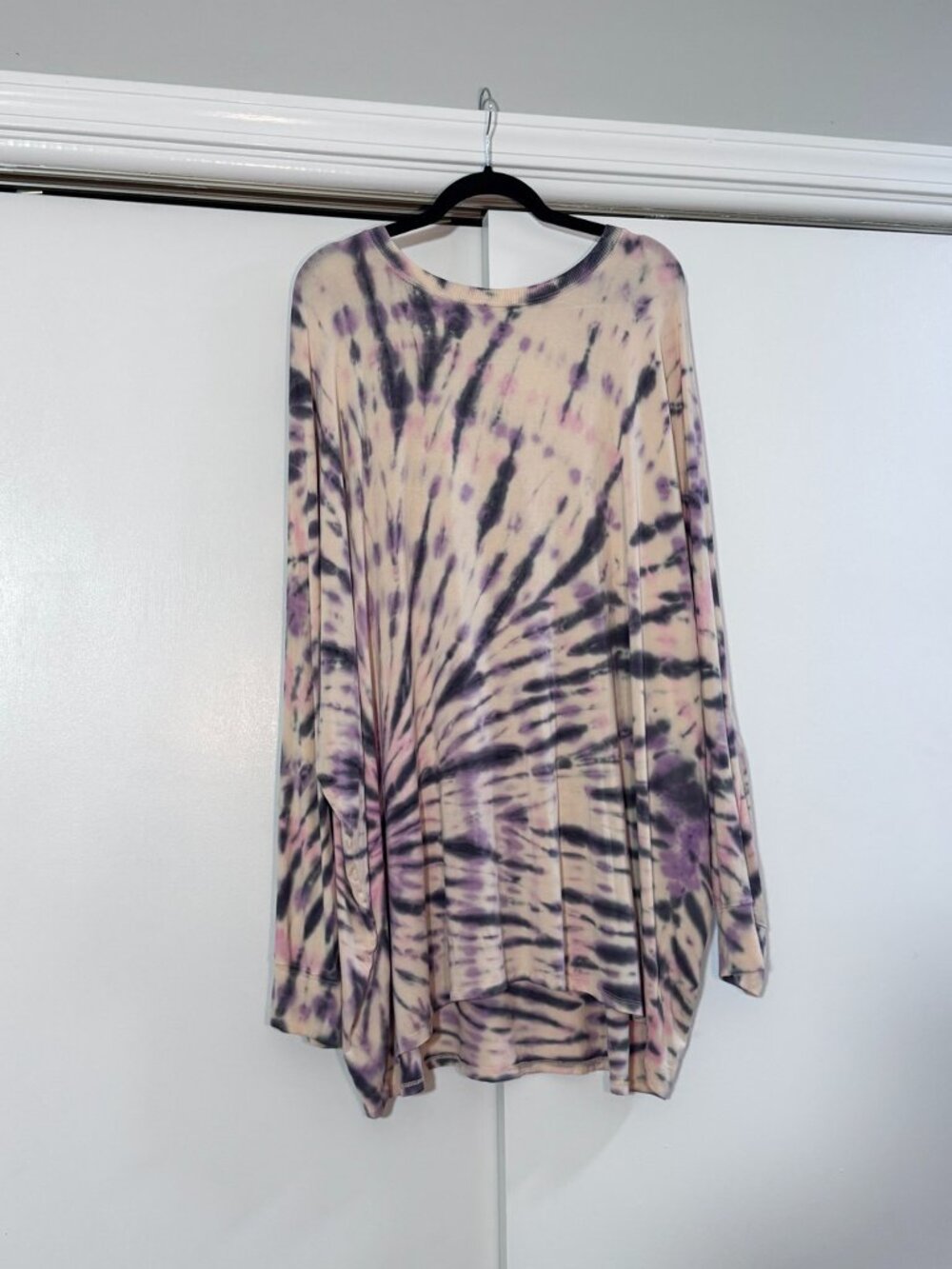 Torrid relaxed fit super soft crew neck dolman tie dye tee size 4 - Picture 3 of 5
